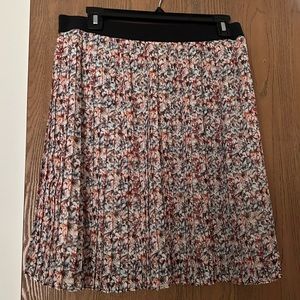 Floral patterned pleated knee length skirt - LOFT - Size M